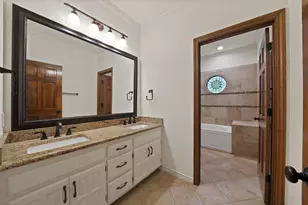 2900 Oak Trail Ct, Dalworthington Gardens, TX 76016 - Photo 33