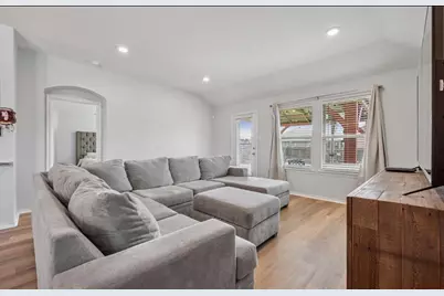 900 Sapphire Drive, Princeton, TX 75407 - Photo 5