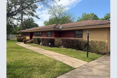 126 Sanders Place, Irving, TX 75062 - Photo 1