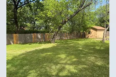 126 Sanders Place, Irving, TX 75062 - Photo 5
