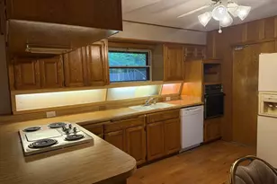 126 Sanders Pl, Irving, TX 75062 - Photo 9