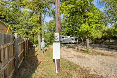 813 County Road 3680, Paradise, TX 76073 - Photo 29