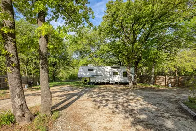 813 County Road 3680, Paradise, TX 76073 - Photo 25