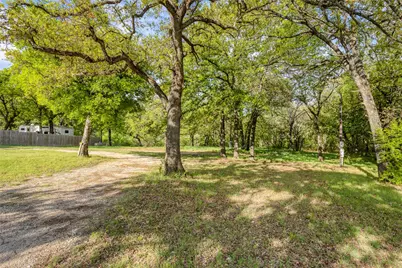 813 County Road 3680, Paradise, TX 76073 - Photo 27