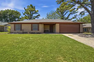 2026 Pebblecreek Dr, Cleburne, TX 76033 - Photo 11