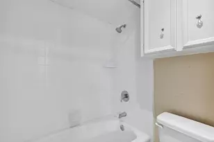 7918 Royal Ln, Dallas, TX 75230 - Photo 17