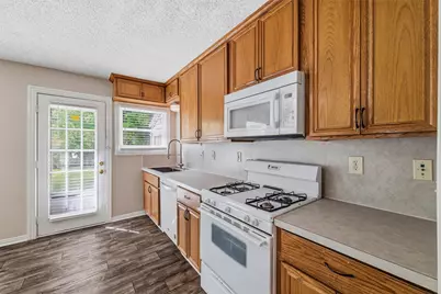 317 12th Street, Grand Prairie, TX 75051 - Photo 13