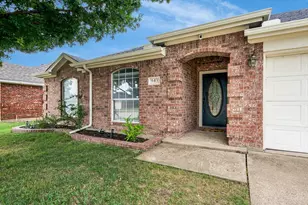 943 Morgan Dr, Burleson, TX 76028 - Photo 5