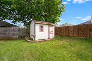 943 Morgan Dr, Burleson, TX 76028 - Photo 25