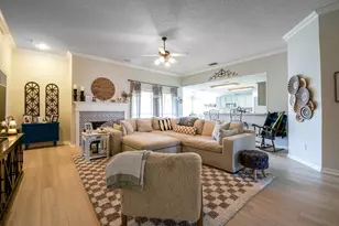 943 Morgan Dr, Burleson, TX 76028 - Photo 5