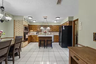 1617 Westridge Dr, Hurst, TX 76054 - Photo 3