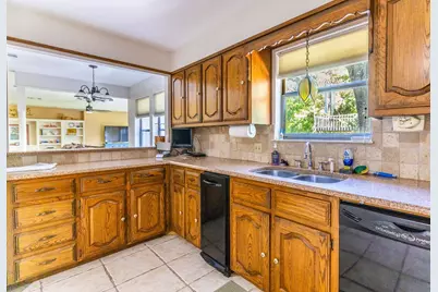 663 Coxs Oak Valley Road, Waco, TX 76705 - Photo 17