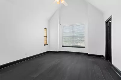 4160 Towne Green Circle, Addison, TX 75001 - Photo 11