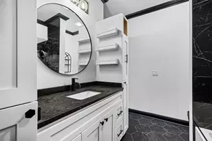 4160 Towne Green Cir, Addison, TX 75001 - Photo 11