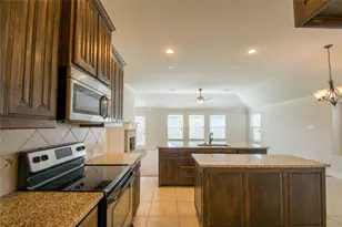 733 Poncho Ln, Fort Worth, TX 76052 - Photo 5