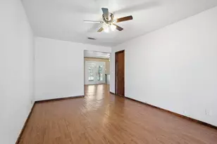 1634 Camara Ct, Grand Prairie, TX 75051 - Photo 3