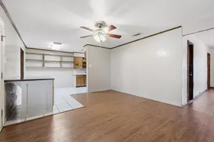 1634 Camara Ct, Grand Prairie, TX 75051 - Photo 9