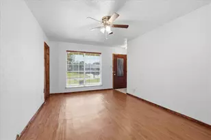 1634 Camara Ct, Grand Prairie, TX 75051 - Photo 5