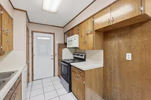 1634 Camara Ct, Grand Prairie, TX 75051 - Photo 11