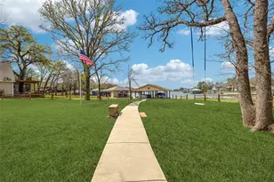 810 Kiowa Dr E, Lake Kiowa, TX 76240 - Photo 5