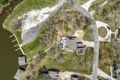 810 Kiowa Drive E, Lake Kiowa, TX 76240 - Photo 25