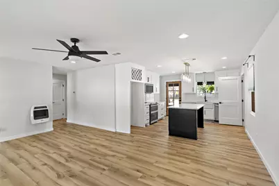 635 Margaret Street, Blossom, TX 75416 - Photo 5