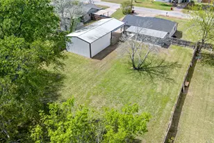 635 Margaret St, Blossom, TX 75416 - Photo 17