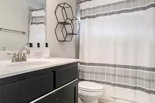 4901 Meadow Creek Dr, McKinney, TX 75070 - Photo 23