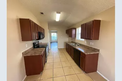 1502 Parrot Court, DeSoto, TX 75115 - Photo 3