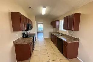 1502 Parrot Ct, DeSoto, TX 75115 - Photo 3