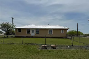 1346 Polk Rd, Bowie, TX 76230 - Photo 27