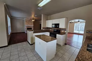 329 Tranquility Ln, Cedar Hill, TX 75104 - Photo 3