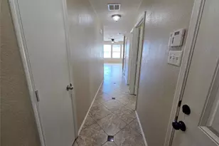 2326 Kingsway Dr, Arlington, TX 76012 - Photo 3