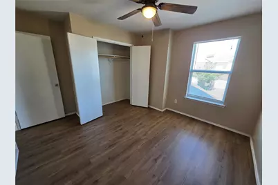 2326 Kingsway Drive, Arlington, TX 76012 - Photo 9
