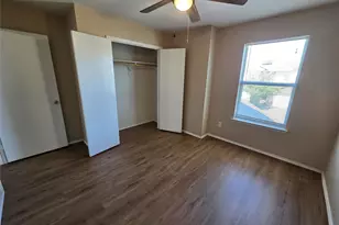 2326 Kingsway Dr, Arlington, TX 76012 - Photo 9