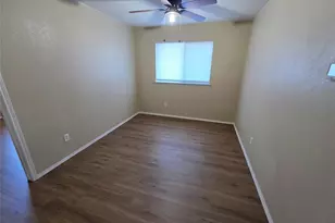 2326 Kingsway Dr, Arlington, TX 76012 - Photo 11