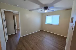 2326 Kingsway Dr, Arlington, TX 76012 - Photo 13