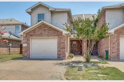 2326 Kingsway Drive, Arlington, TX 76012 - Photo 1