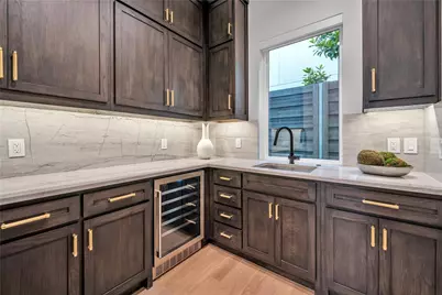 419 W Colorado Boulevard, Dallas, TX 75208 - Photo 15