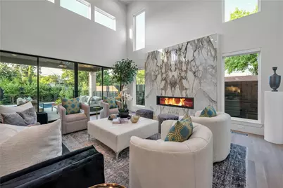 419 W Colorado Boulevard, Dallas, TX 75208 - Photo 9