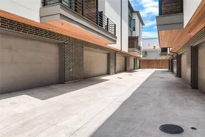 2290 N Fitzhugh Avenue #20, Dallas, TX 75204 - Photo 3