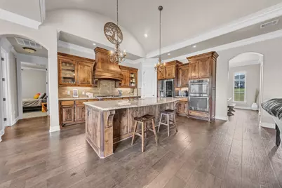 209 Martin Drive, Granbury, TX 76049 - Photo 7