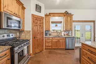 1186 County Rd 1024, Glen Rose, TX 76043 - Photo 11