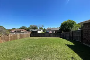 1218 Greenbriar Ln, Lancaster, TX 75146 - Photo 5