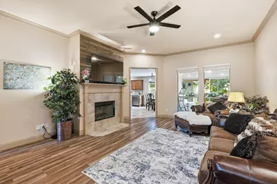 340 Merced Street, Burleson, TX 76028 - Photo 7