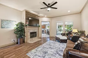 340 Merced St, Burleson, TX 76028 - Photo 7