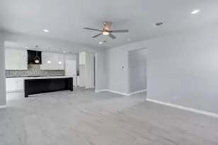 588 Highview Ct, Godley, TX 76044 - Photo 9