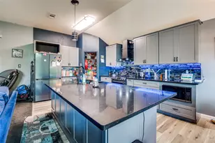 805 E Huitt Ln, Euless, TX 76040 - Photo 11