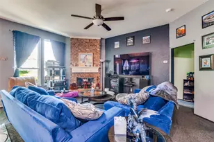 805 E Huitt Ln, Euless, TX 76040 - Photo 5