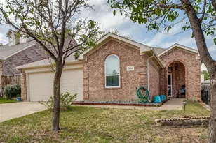 805 E Huitt Ln, Euless, TX 76040 - Photo 1
